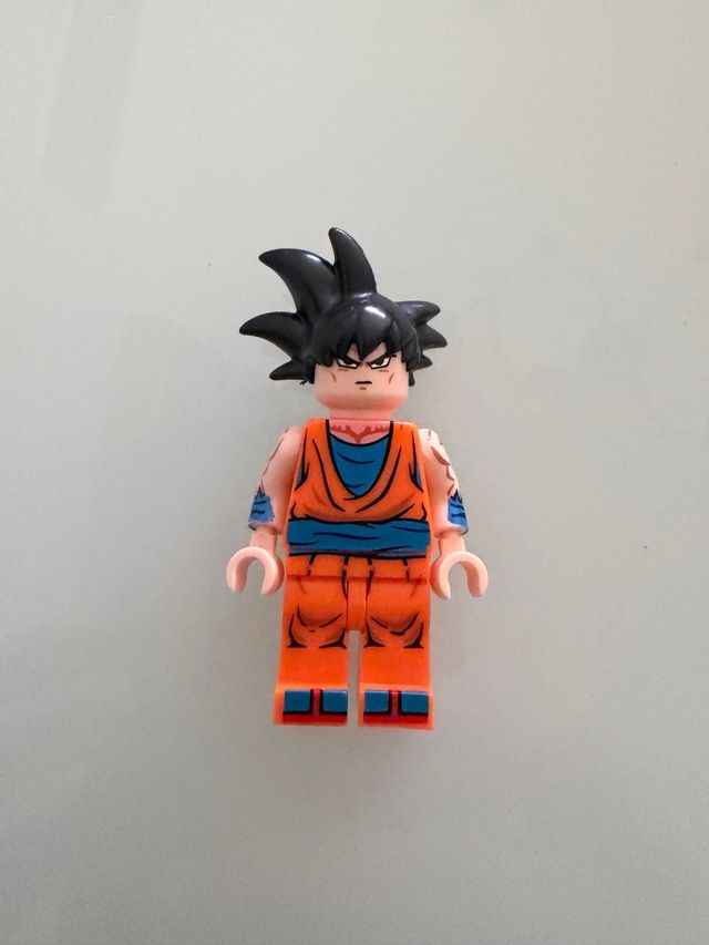 Personaggio di Goku Dragon Ball tipo Lego