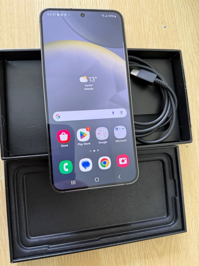 Samsung Galaxy S24 prácticamente nuevo