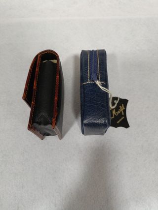 Lote pitillera y pañuelera de piel.