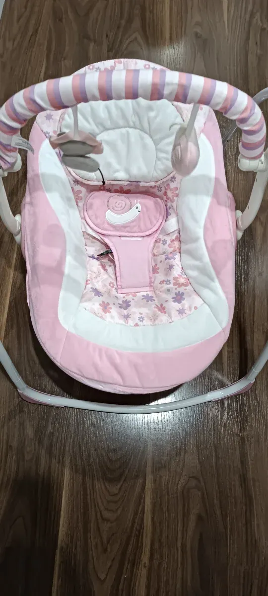 Hamaca bebé rosa con caracol