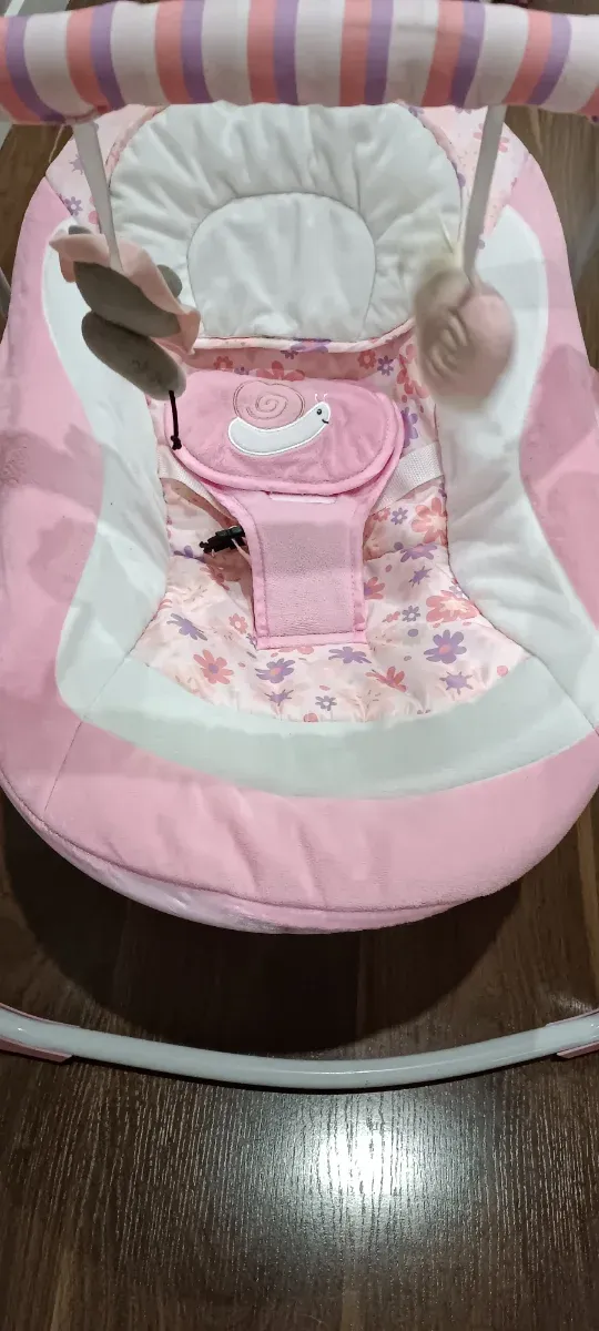 Hamaca bebé rosa con caracol