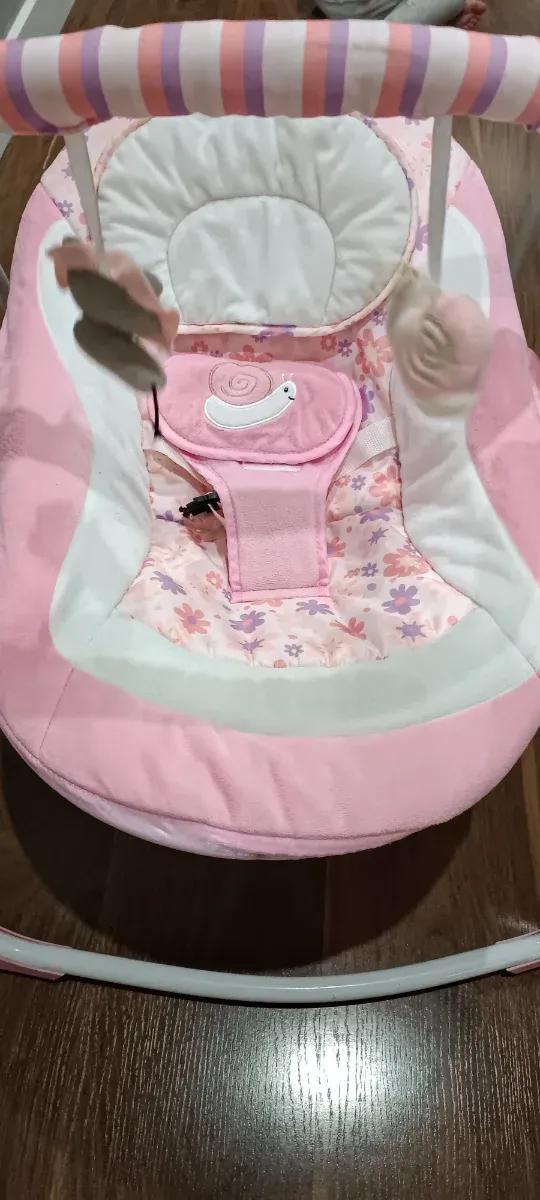Hamaca bebé rosa con caracol