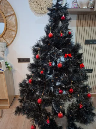 Árbol de Navidad Negro con Puntas Blancas REGALO