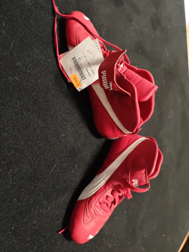 Botas Puma Talla 41 Rojas y Blancas