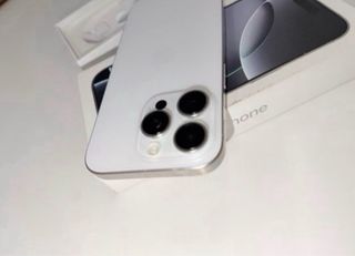 iPhone 16 Pro 128GB con batería 100%