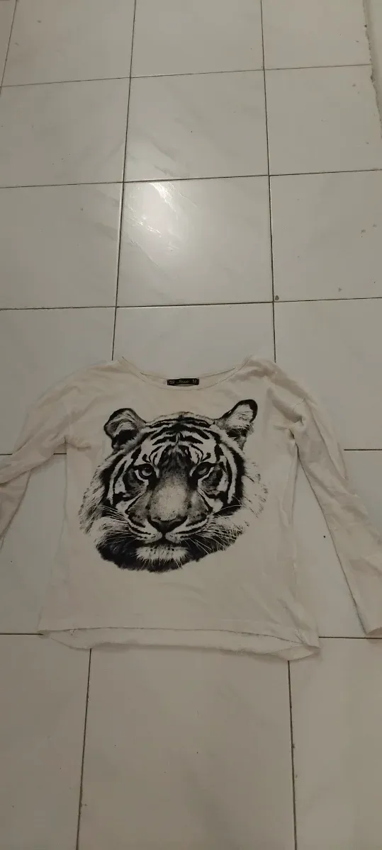 Camiseta con estampado de tigre