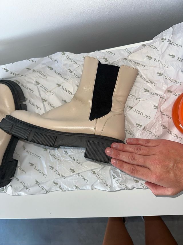 Botas Zara crema chelsea suela track