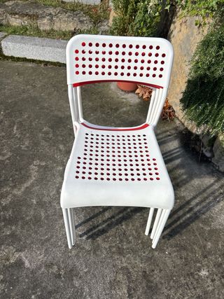 4 Sillas Ikea Metal/Plástico Rojas y Blancas