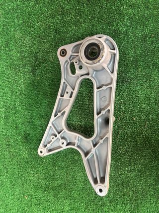 SOPORTE ESCAPE AMORTIGUADOR PEUGEOT TWEET 125