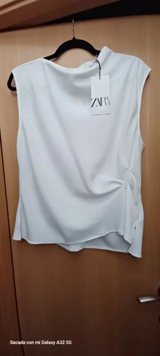 Blusa Zara Blanca sin Mangas