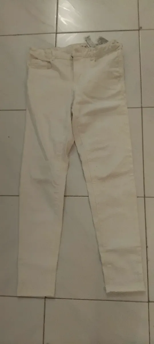 Pantalón vaquero blanco T. 11-12 años