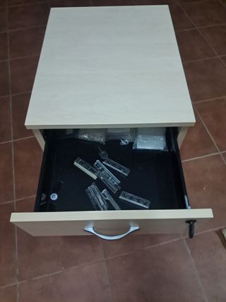 Cajonera de oficina beige