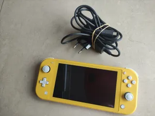 Nintendo Switch Lite Amarilla