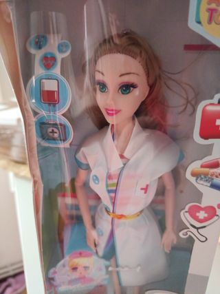 Muñeca Nurse Sister en caja