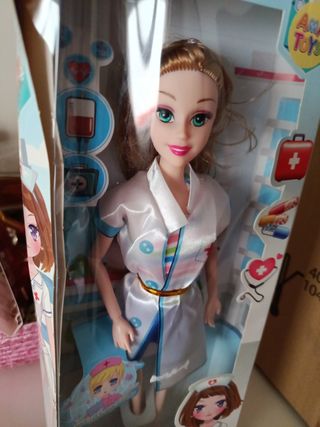Muñeca Nurse Sister en caja