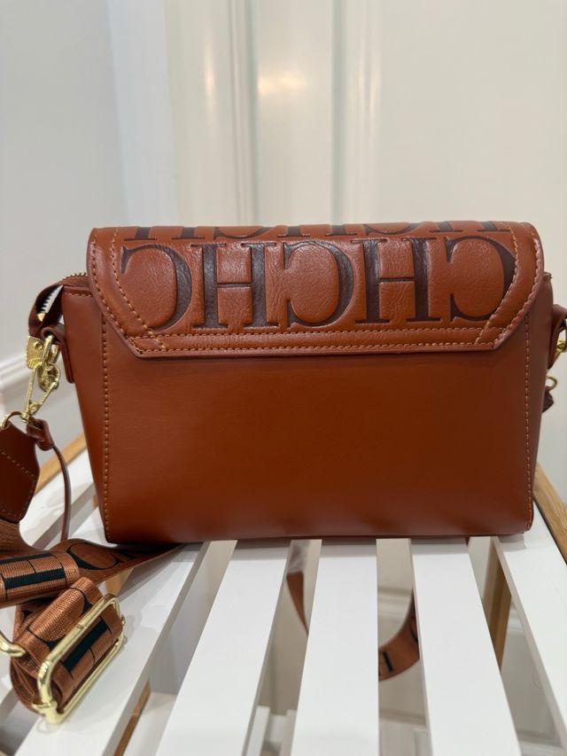 Bolso imitación piel con logo CH