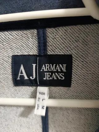 Preciosa Chaqueta Armani Jeans de punto
