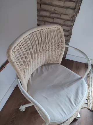Silla de escritorio con ruedas. Muy bien estado 