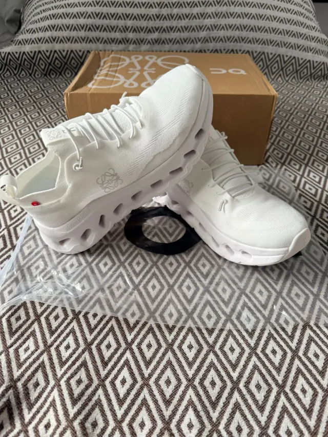 Zapatillas On x Loewe Cloudtilt Blancas