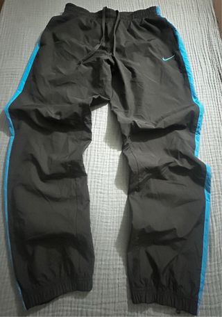Pantalones Nike negros y azules