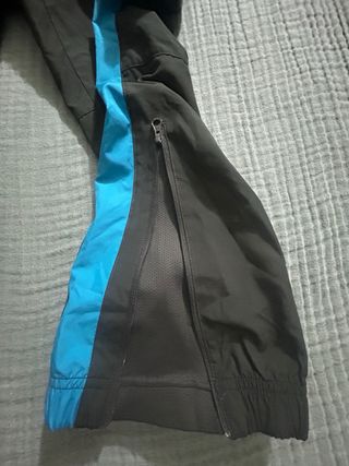 Pantalones Nike negros y azules