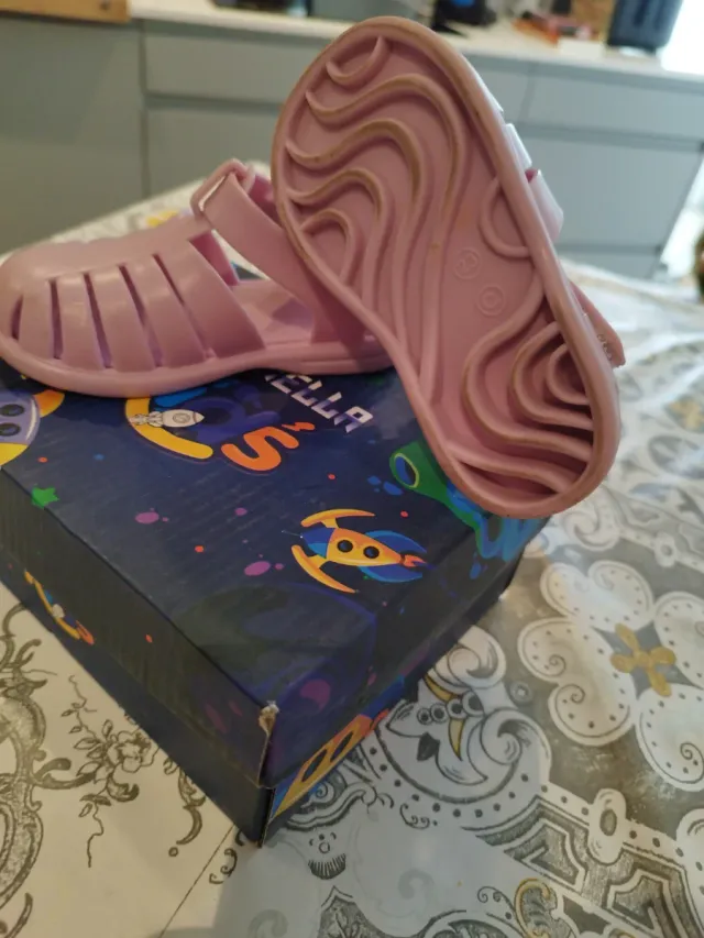 Sandalias cangrejeras lilas T.23