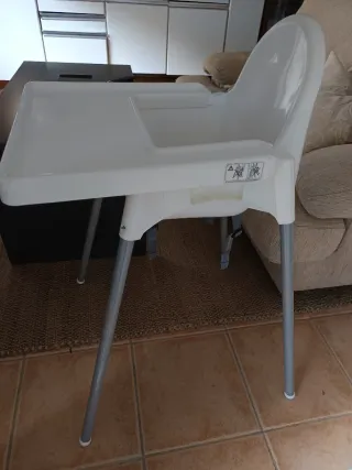 Silla de comer bebé blanca Ikea