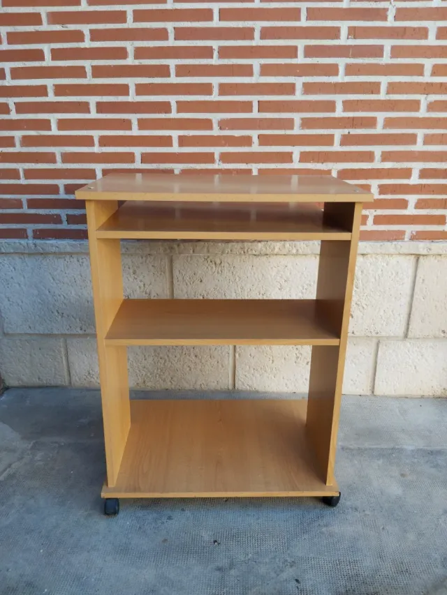 Mesa de ordenador de madera