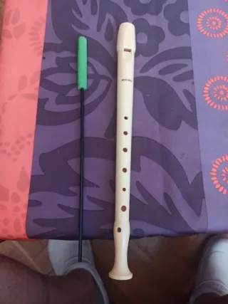 Flauta dulce Hohner con limpiador