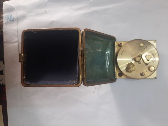 Reloj despertador antiguo DELUXE 7 JEWELS. Germany