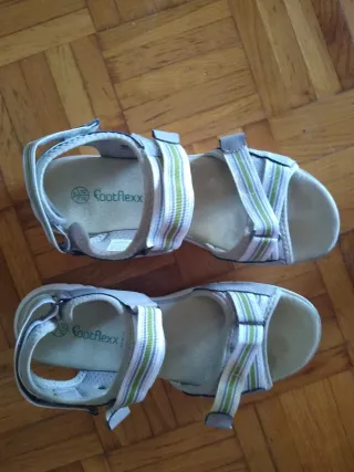 Sandalias Footflexx trekking beige y verde