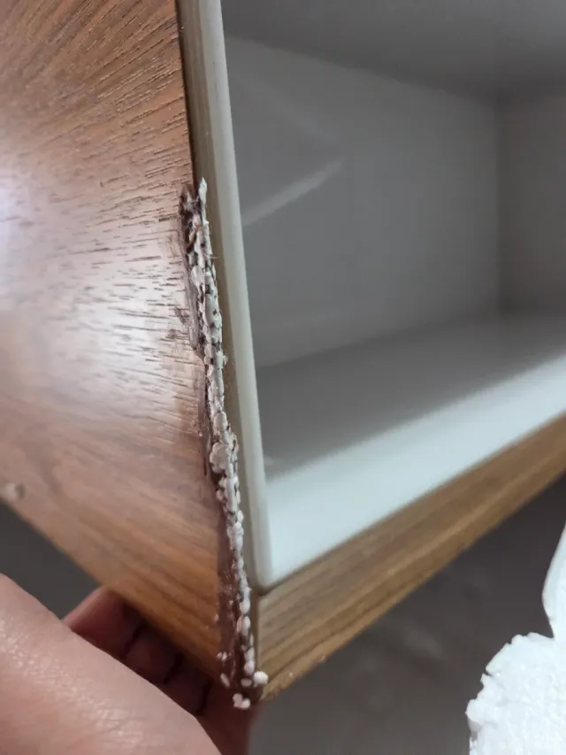 Mesa de salón de madera