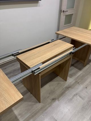 Mesa de comedor de madera