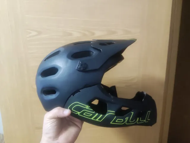 Casco MTB Carbull Negro y Verde