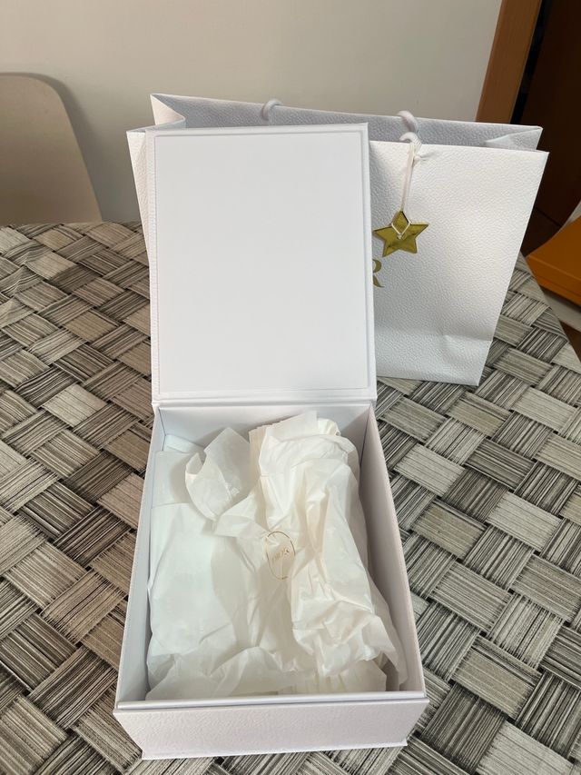 Caja de regalo Dior