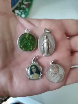 Lote 11  Medallas Religiosas .Antiguedades