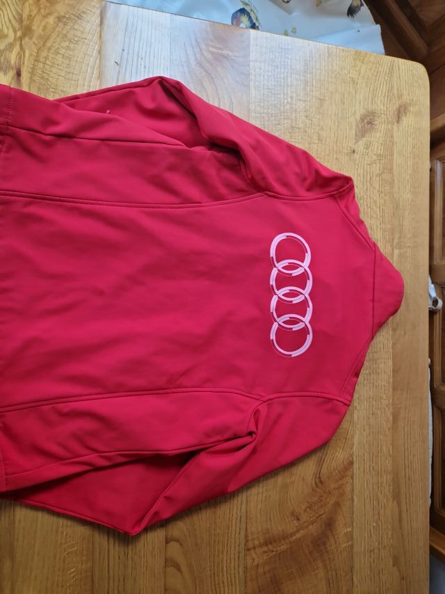Chaqueta Audi Sport Roja