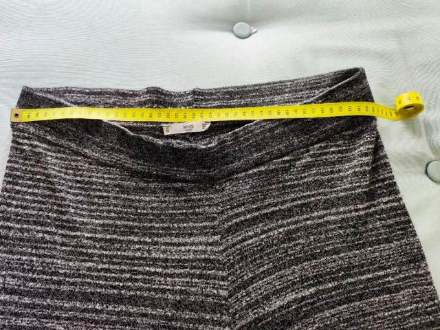 Pantalón punto acampanado negro y gris