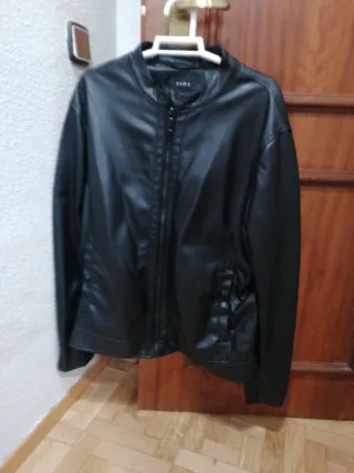 Cazadora Zara Talla XL Negra