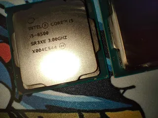 Intel Core i5-8500 CPU