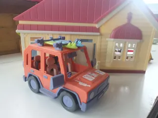 Casa, parque y coche de Bluey