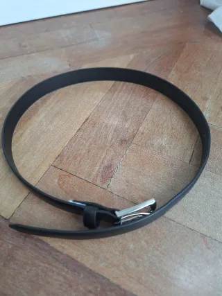 Cinturón de vestir negro para niño