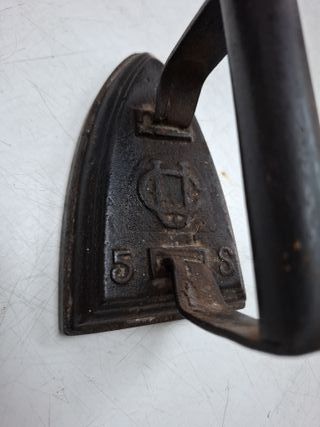 Plancha de hierro antigua