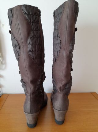 Botas marrones acolchadas