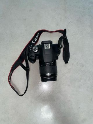 Cámara Canon EOS 2000D + Objetivo 18-55mm