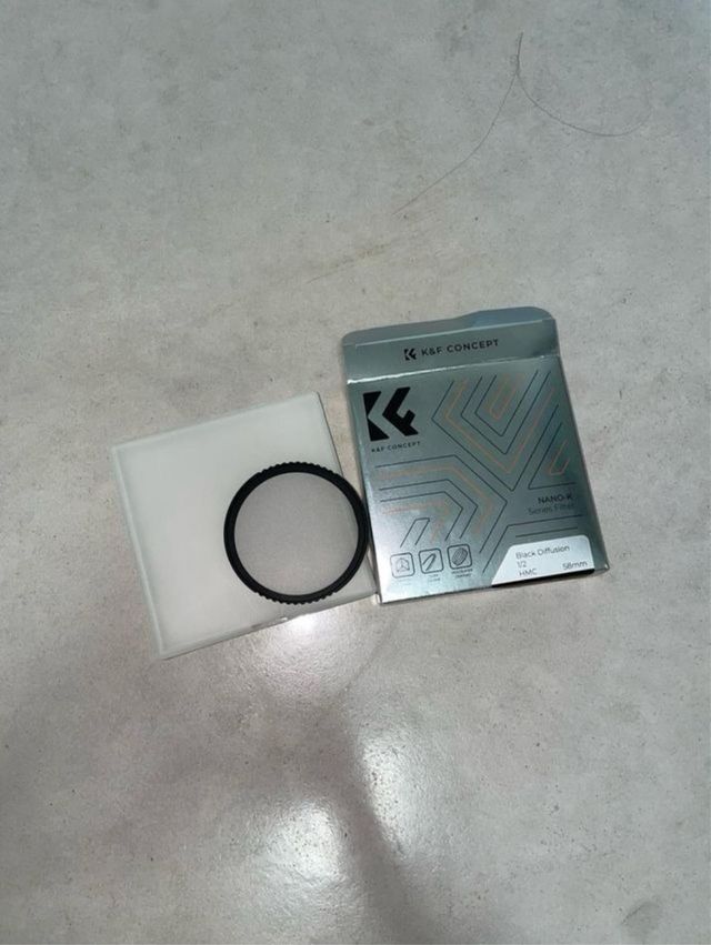 Cámara Canon EOS 2000D + Objetivo 18-55mm