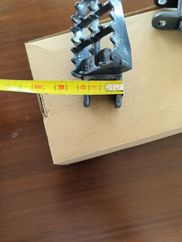 ESTRIBERAS DE MOTO, REPOSAPIES. Nuevas a estrenar