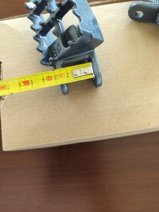 ESTRIBERAS DE MOTO, REPOSAPIES. Nuevas a estrenar