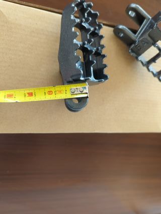 ESTRIBERAS DE MOTO, REPOSAPIES. Nuevas a estrenar