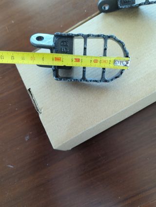 ESTRIBERAS DE MOTO, REPOSAPIES. Nuevas a estrenar